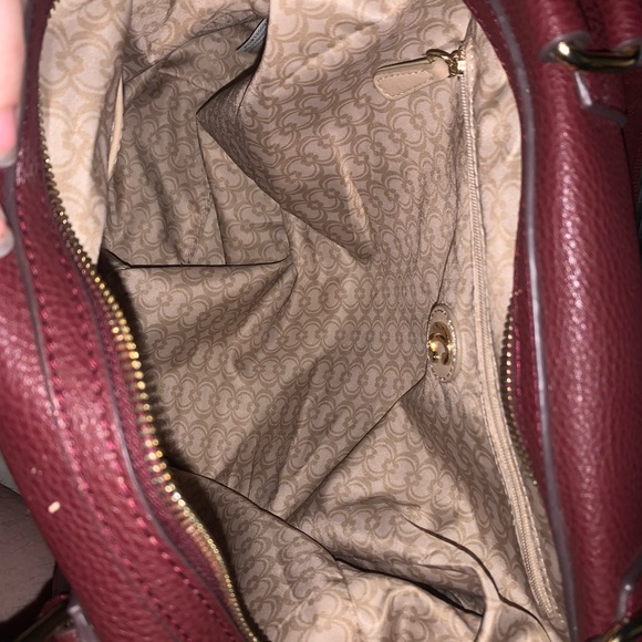 Red Purse - Picture 3 of 4